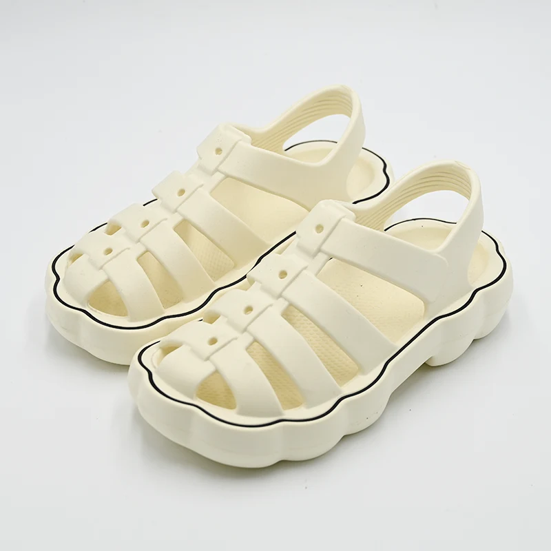 Miért válnak a római papucsok azzá a lábbelitrendjévé, amelyről mindenki beszél?